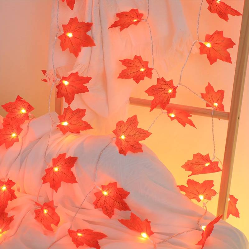 LÖNNGLÖD – LED-slinga med lönnlöv