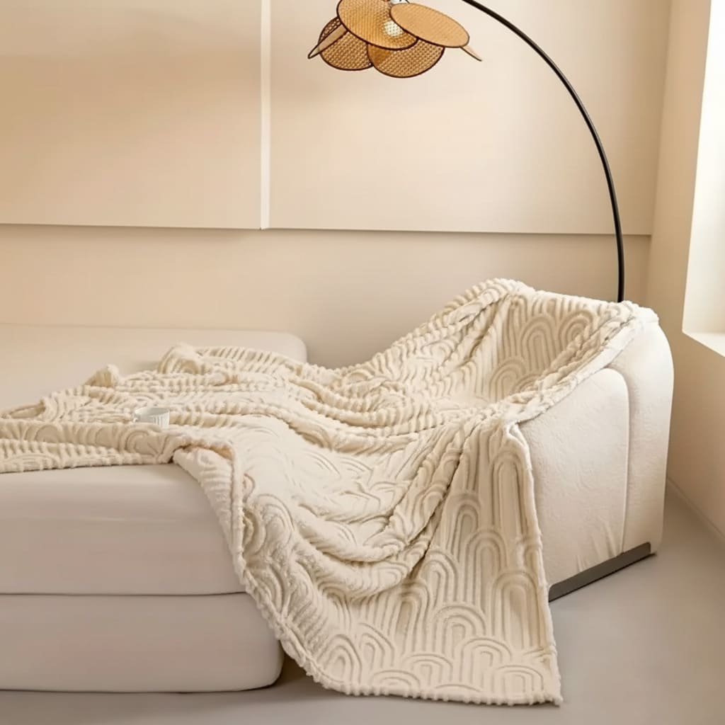 PELARVÅG – mjuk, vågmönstrad plyschpläd