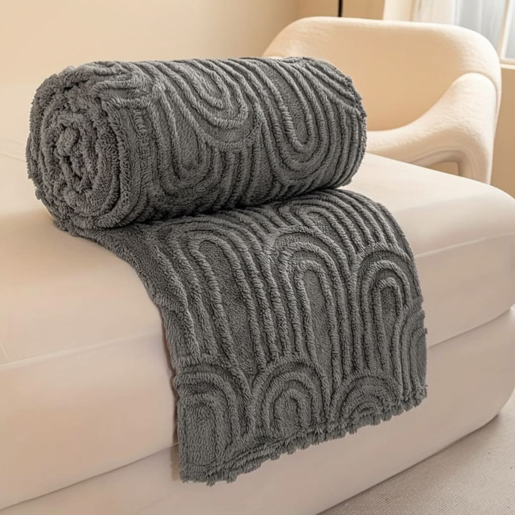 PELARVÅG – mjuk, vågmönstrad plyschpläd